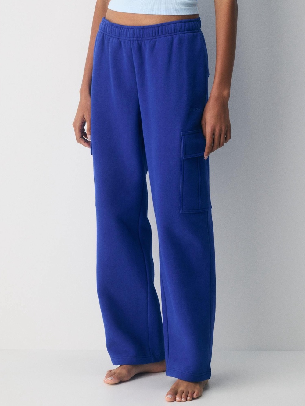 Aritzia Cozy Sweatfleece Mega Cargo™ Sweatpant Size M Ablaze Blue